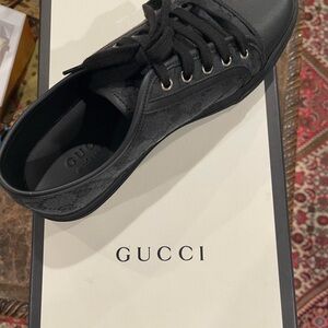 Gucci sneakers men’s size 5.5 women’s size 8